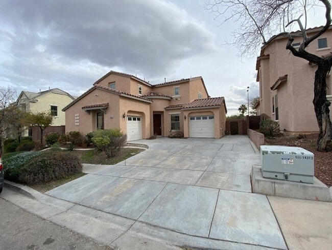 10509 Foggy Glen Ave in Las Vegas, NV - Building Photo - Building Photo