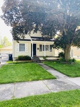 4702 Mandalay Ave in Royal Oak, MI - Building Photo - Building Photo