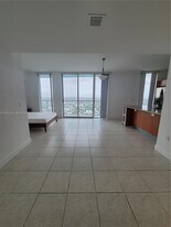 185 SW 7th St, Unit 3500 in Miami, FL - Building Photo