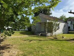 702 Rosedale St in La Marque, TX - Foto de edificio - Building Photo
