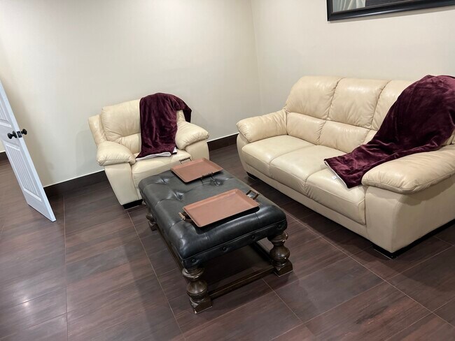 3025 The Credit Woodlands in Mississauga, ON - Building Photo - Building Photo