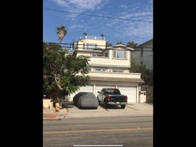 1734 Prospect Ave, Unit B2 in Hermosa Beach, CA - Building Photo
