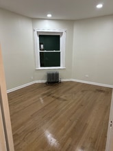 7940 S St Lawrence Ave in Chicago, IL - Building Photo - Building Photo