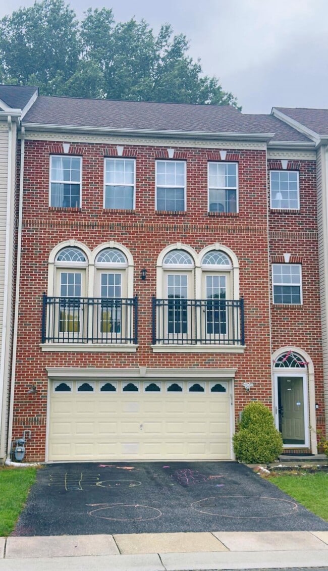 property at 3 Sycamore Ln