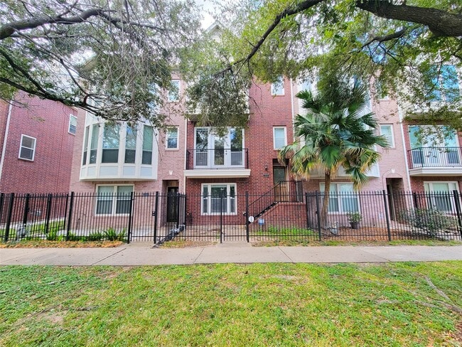 property at 3010 La Branch St