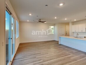 10180 Mountain Crest St in Las Vegas, NV - Building Photo - Building Photo