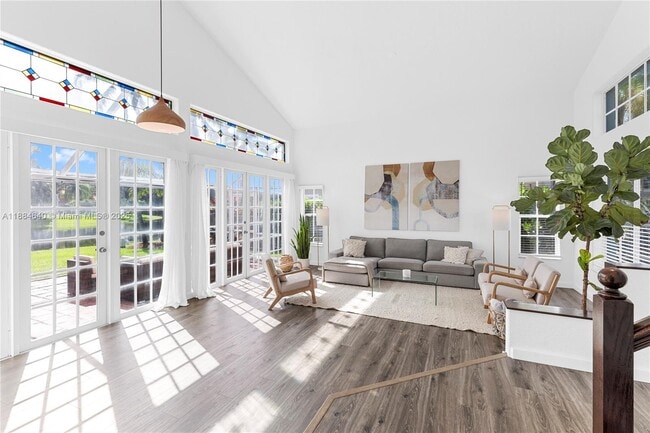 1060 Capistrano in Weston, FL - Building Photo - Building Photo