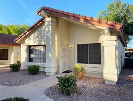 1120 N Val Vista Dr in Gilbert, AZ - Building Photo