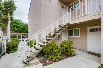 10066 Maya Linda Rd in San Diego, CA - Foto de edificio - Building Photo