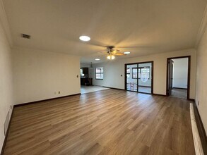 1308 Wandering Oaks Dr in Ormond Beach, FL - Building Photo - Building Photo