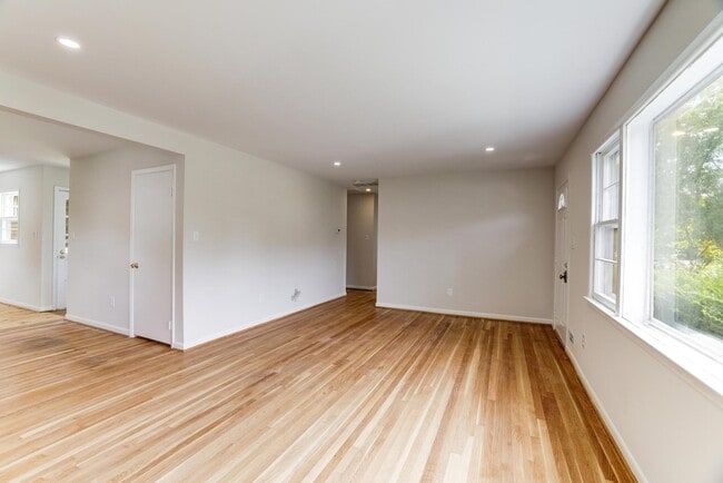 1721 Olney Rd in Falls Church, VA - Building Photo - Building Photo
