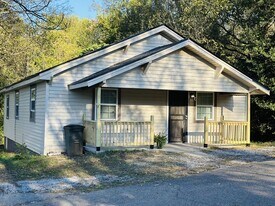 516 Verbena St in Knoxville, TN - Building Photo