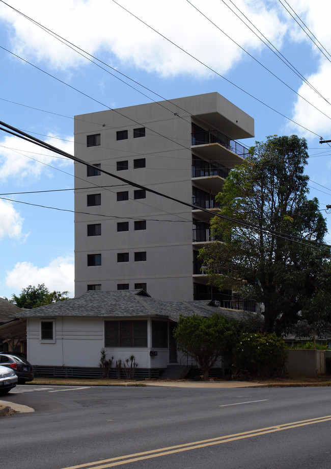 2942 Date St in Honolulu, HI - Foto de edificio - Building Photo