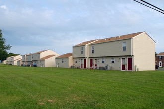Kent Island Village Apartments in Chester, MD - Building Photo - Building Photo