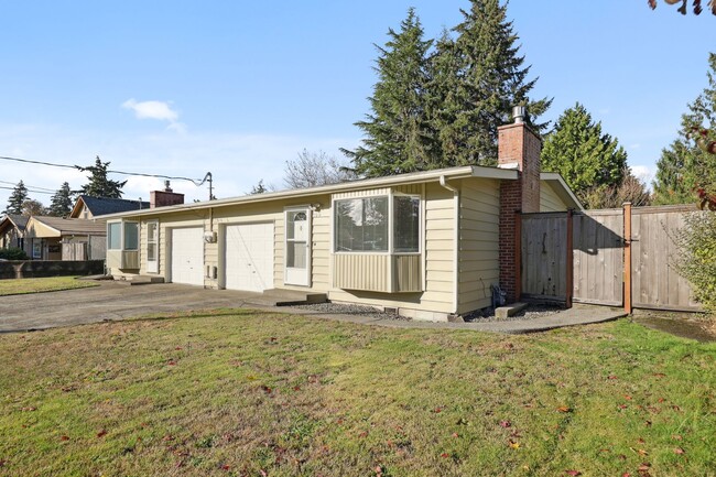 320 Laurelhurst Dr SE in Tumwater, WA - Building Photo - Building Photo