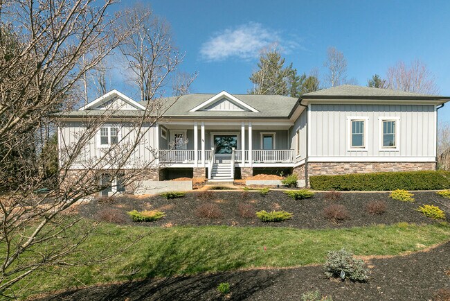 property at 25 King Heights Dr
