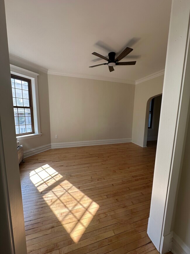 1628 N Central Park Ave, Unit 1ST FL in Chicago, IL - Building Photo - Building Photo