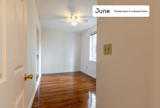 Room in Shared 4 bed/2 bath home in Boston, MA - Foto de edificio - Building Photo