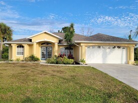 72 Long Meadow Ct in Rotonda West, FL - Building Photo