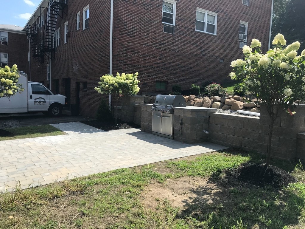 Meadowbrook Gardens Apartments in Cedar Grove, NJ