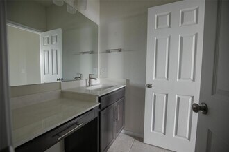 10412 Marston Vineyard Dr in Houston, TX - Building Photo - Building Photo