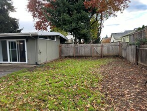 3337 Raleighwood Ave in Springfield, OR - Building Photo - Building Photo