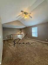 1015 NW Willow Dr in Grain Valley, MO - Building Photo - Building Photo