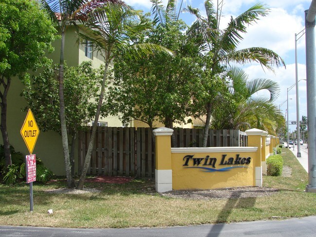 13466 SW 142nd in Miami, FL - Building Photo - Building Photo