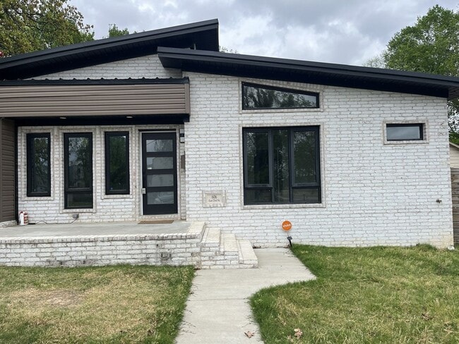 property at 606 E 23rd St