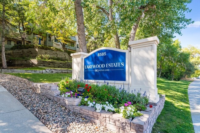 Lakewood Estates Senior Apartments in Lakewood, CO - Building Photo - Building Photo