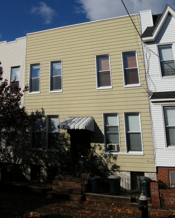 18-67 Himrod St in Flushing, NY - Building Photo