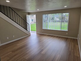 2762 SE 7th Ave in Albany, OR - Building Photo