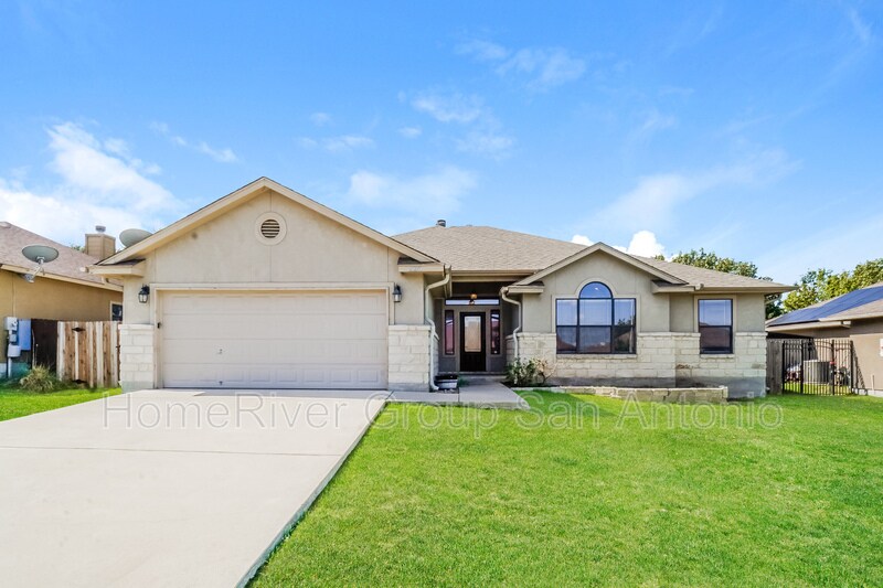 2270 Sun Pebble Way in New Braunfels, TX - Building Photo