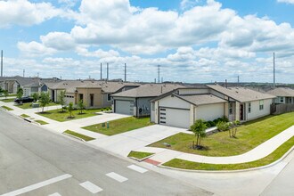 Millbrook Commons in San Marcos, TX - Building Photo - Building Photo