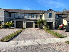 5038 NW Coventry Cir in Port St. Lucie, FL - Building Photo
