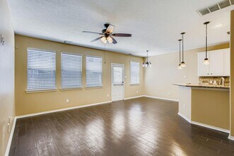 17519 Bering Bridge Ln in Humble, TX - Foto de edificio - Building Photo