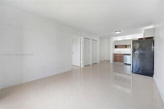 8200 SW 210th St-Unit -216 in Cutler Bay, FL - Building Photo - Building Photo