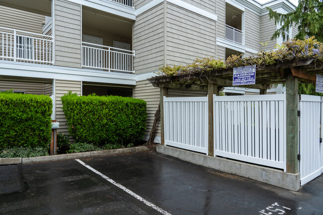 Riverfront Condos in Bothell, WA - Building Photo - Building Photo