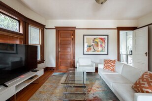 26 NE 11th Ave in Portland, OR - Building Photo