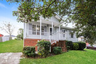 1350 Woodruff Glen Dr in Winston-Salem, NC - Building Photo