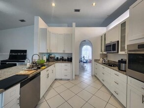 15234 SW 140th St in Miami, FL - Building Photo - Building Photo