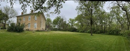 7827 Old 77 Hwy in Milford, KS - Foto de edificio - Building Photo