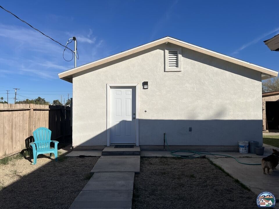 1108 C.N.Perry Ave in Calexico, CA - Building Photo