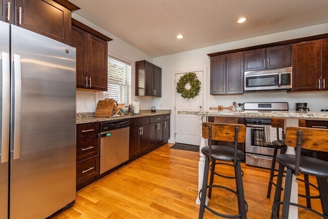 140 Boston St, Unit 1 in Boston, MA - Building Photo - Building Photo