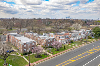 180 White Horse Pike in Collingswood, NJ - Foto de edificio - Building Photo