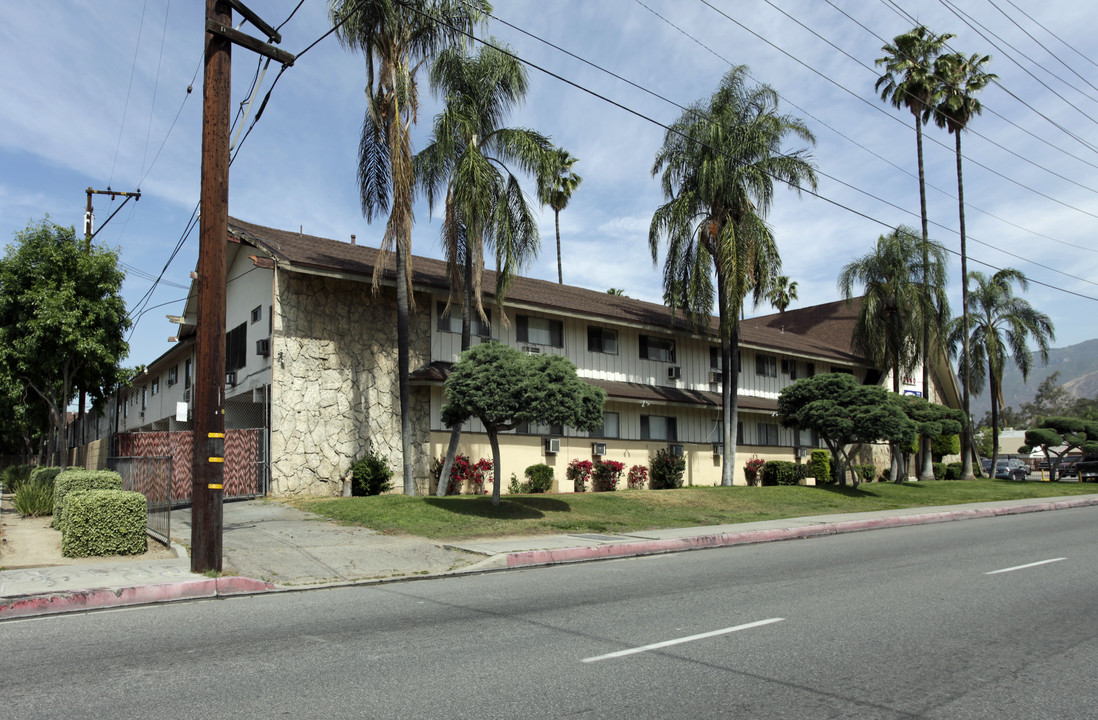 Del Rosa Palms Apartments in San Bernardino, CA - Foto de edificio