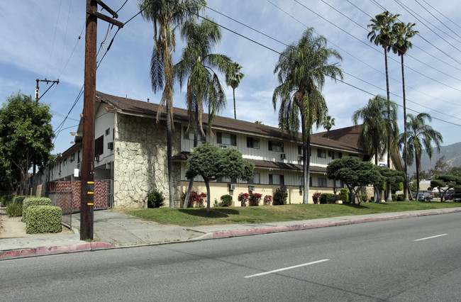 Del Rosa Palms Apartments