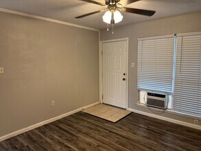 245 Northview Dr in Universal City, TX - Building Photo - Building Photo