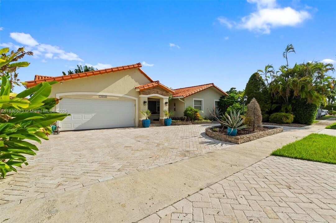 14012 SW 38th Terrace in Miami, FL - Building Photo