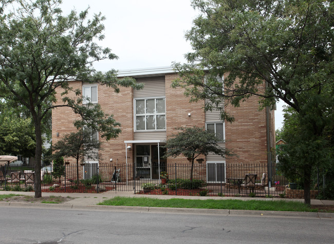 3154 Bloomington Ave S in Minneapolis, MN - Foto de edificio - Building Photo